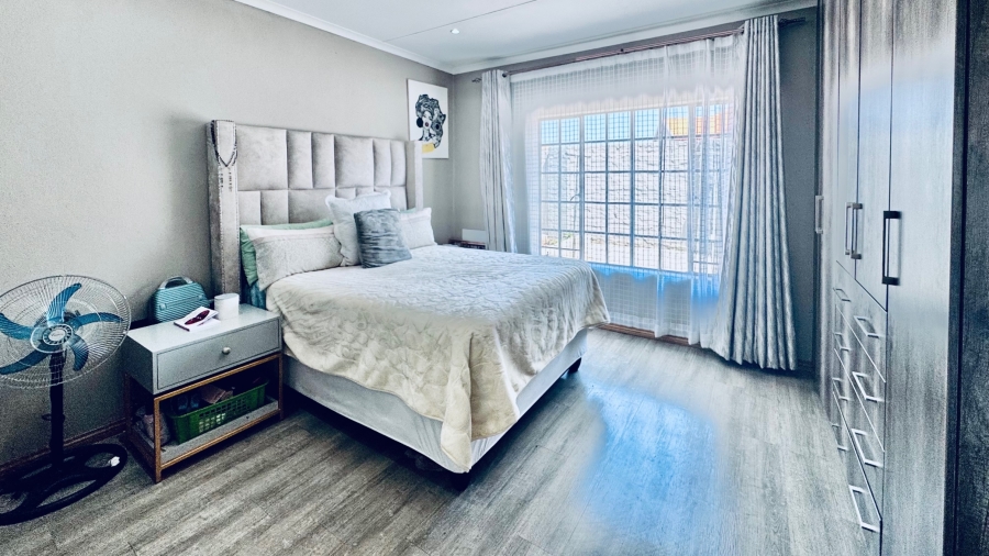 3 Bedroom Property for Sale in Waterkloof East North West